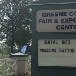 Green county fair welcome sign