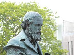 head of James Clerk Maxwell statue