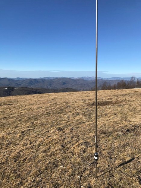 Chameleon MPAS Lite non-resonant vertical set up in the field photo