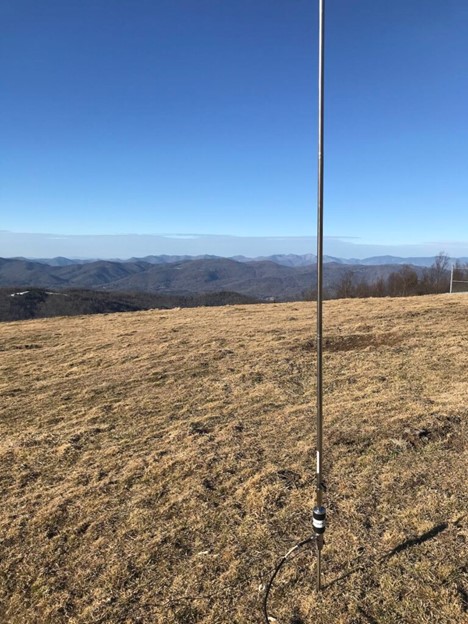 Chameleon MPAS Lite non-resonant vertical set up in the field photo