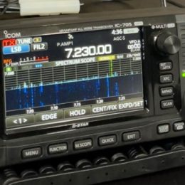 Icom IC-705 display