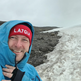 3Y0J bouvet island dxpedition team member with penguin