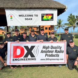 9G4X DXpedition team with banner from DX Engineering