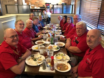 dayton hamvention team at restaurant for group dinner