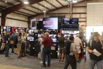 crowd near dx engineering hamvention booth