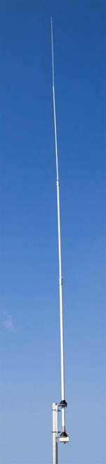 vertical antenna on a tall mast