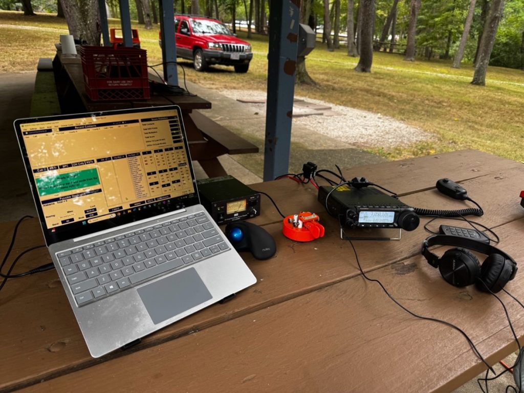 ham radio pota portable station on picnic table