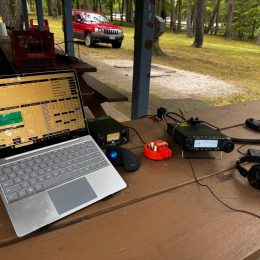 ham radio pota portable station on picnic table