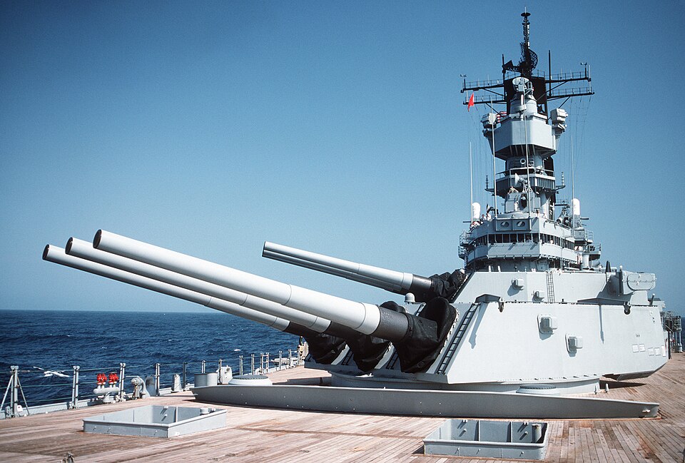 Large Battleship deck guns and turrets