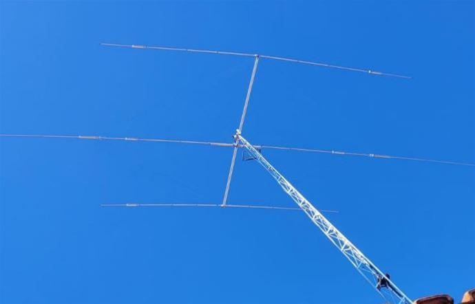 massive yagi dipole antenna in the air