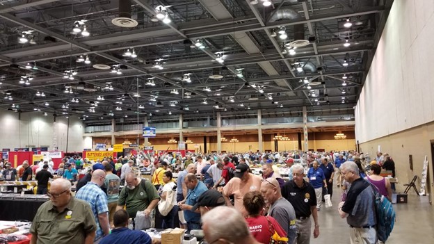 large group at a hamfest