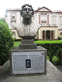 statue bust of a historical figure