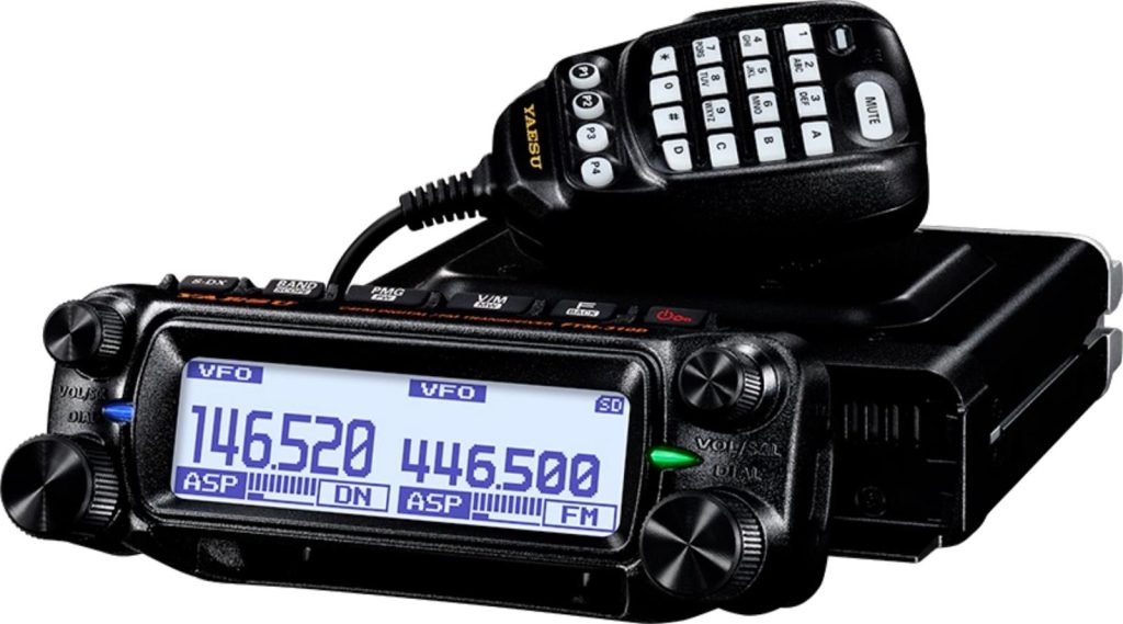 Yaesu Mobile radio with hand mic
